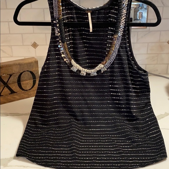 FREE PEOPLE TOP -.. COOL BEADING & STYLISH OPEN BACK - Picture 4 of 7